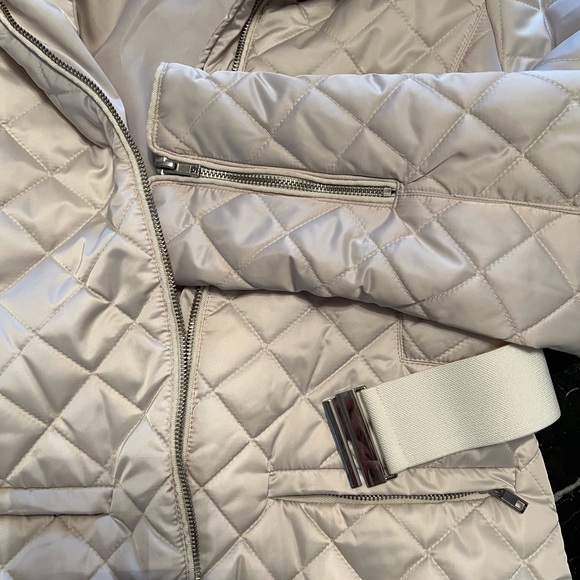 Love Token Parka - Picture 4 of 8